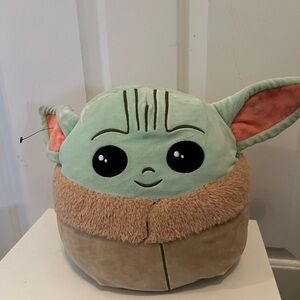 Star Wars Yoda 10” Tan and Green Plush Cushion